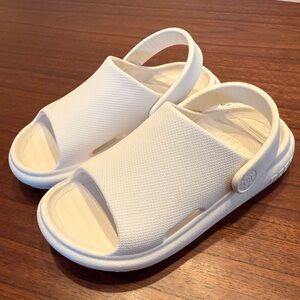 New Reef Sandals white